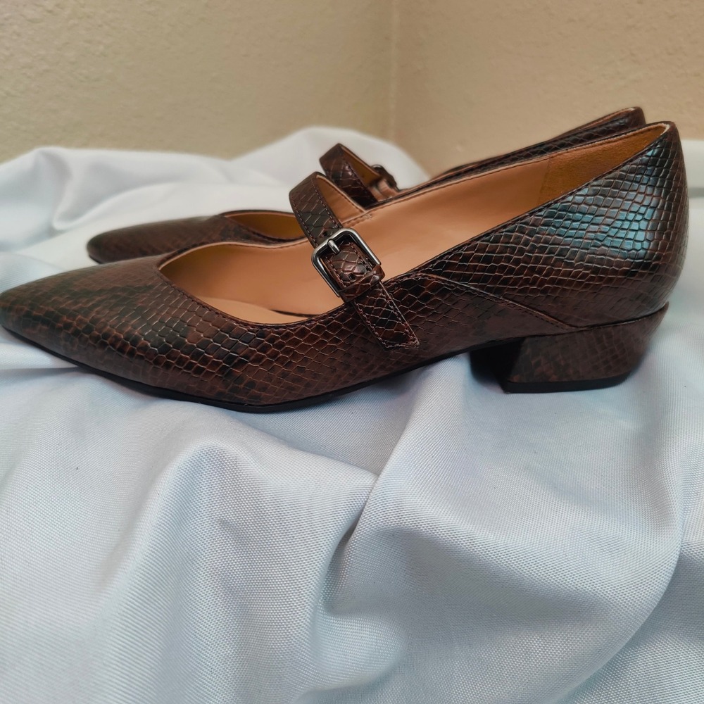 Naturalizer Mary Janes Croc Embossed Brown Faux Leather Pointed Heels Sz 8 - Picture 2 of 6